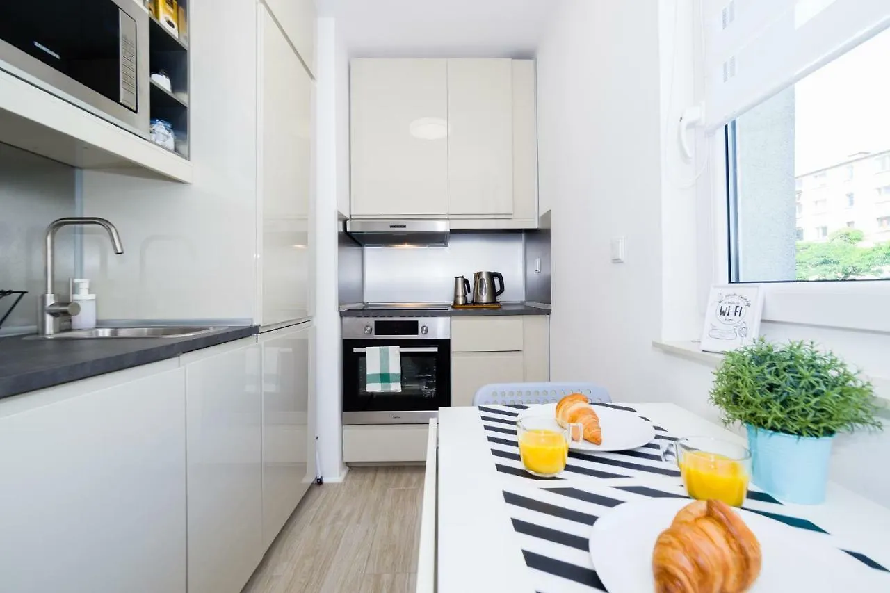 Discover Beaches From Quiet Relaxing Apartment For 6 Gdańsk